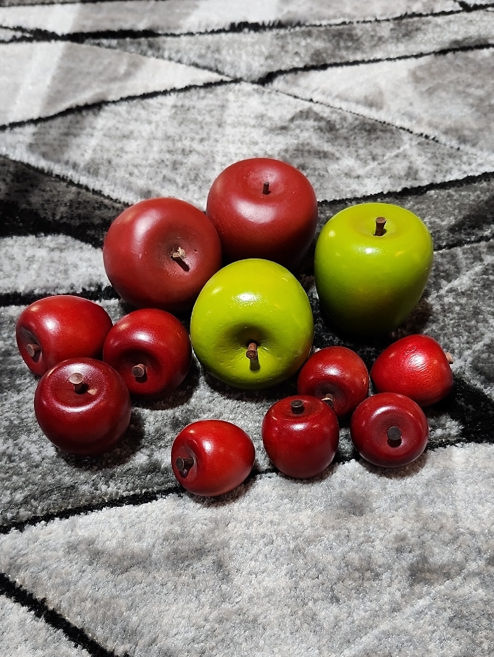 VINTAGE WOODEN REALISTIC ARTIFICIAL ASSORTED APPLES COLLECTION SET-OF-12
